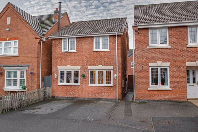 Thumbnail Property to rent in Harris Close, Redditch