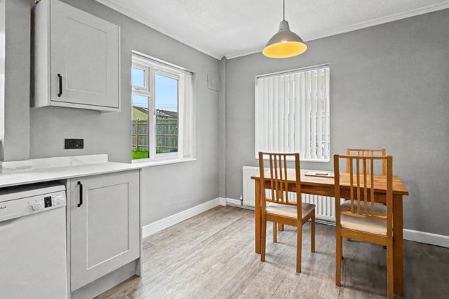 38, Willow Road, Oxfordshire photo 4