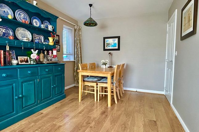 27, St. George Way, Newport photo 4