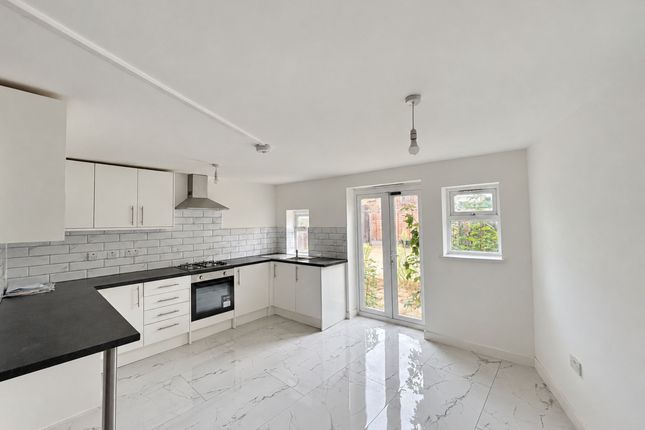 150 Windsor Road, Ilford photo 5