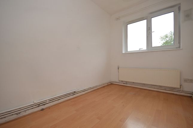 19 Ada Gardens, London photo 4