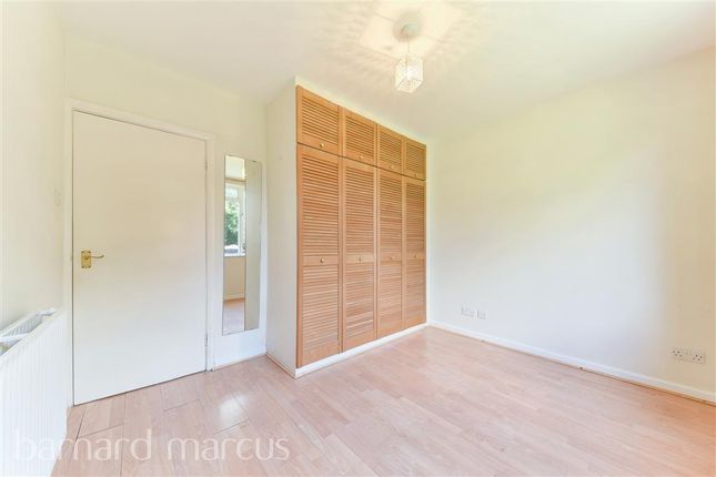 Flat to rent in Cambalt Road, London