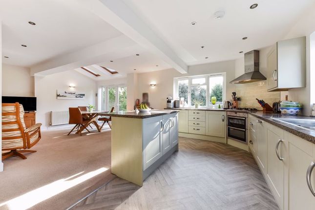 44, Walnut Avenue, Chichester photo 2