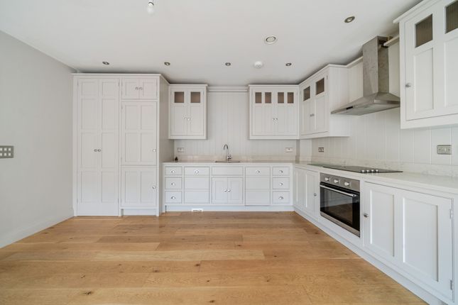 Flat 5, Southbrook House, 25 Bartholomew Street, Newbury photo 3