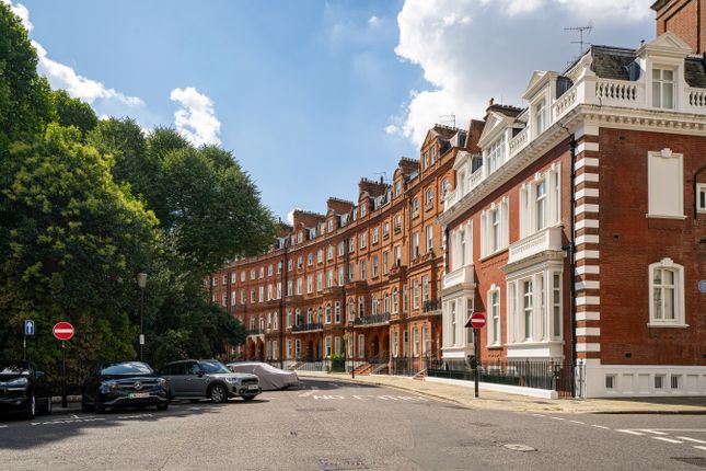 Flat to rent in Lennox Gardens, London