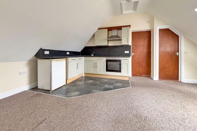 Flat 4,152,, West Wycombe Road, Buckinghamshire photo 2