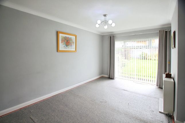 62, St. Annes Gardens, Hengoed photo 4