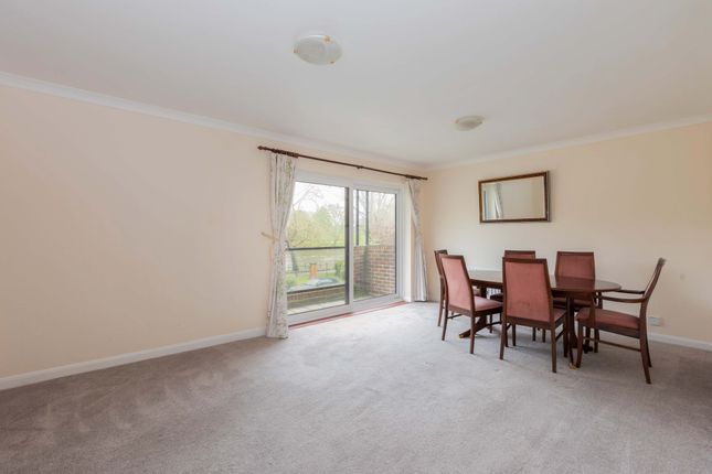 Flat to rent in Woodhurst North, Ray Mead Road, Maidenhead