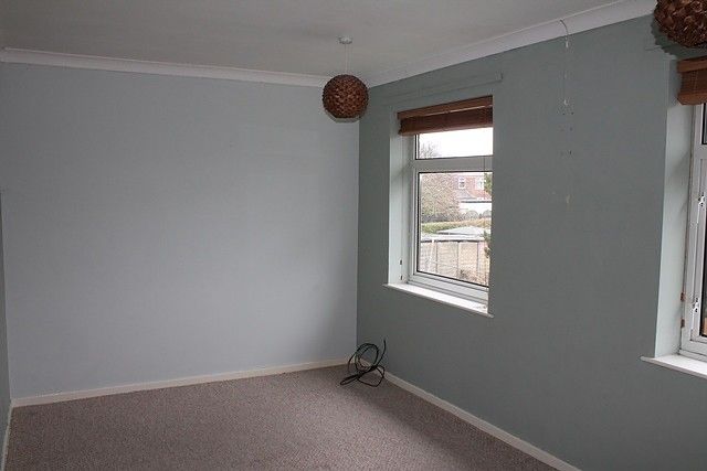 Creyke Close, Cottingham photo 5