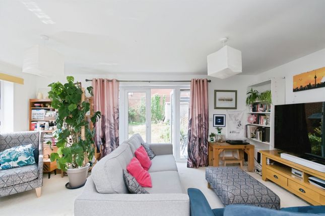 2, Daisy Way, Bexhill-On-Sea photo 2
