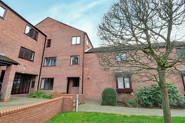 Flat for sale in Copperwood, Hertford
