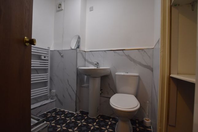 2, Cotswold Court, Nottingham photo 5