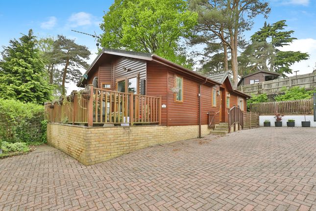 2-bed caravan on 26, Tall Trees, Matchams Lane, Christchurch, £145,000