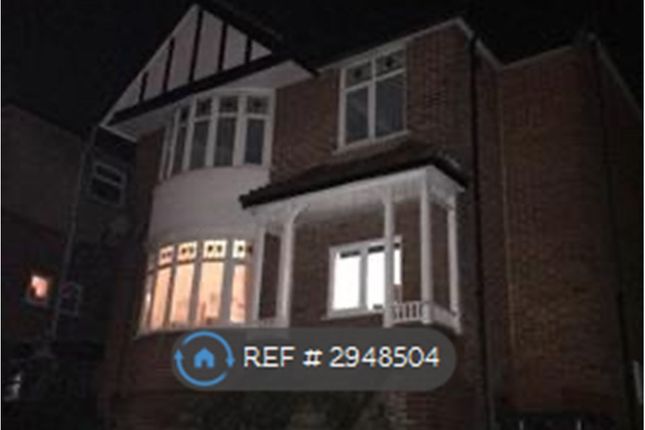 Whitelands Road, High Wycombe photo 2