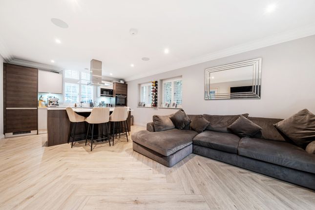 Flat 5, 130-132,, Heathfield Road, Keston photo 4