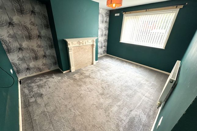 19 Dartmouth Avenue, Willenhall photo 3