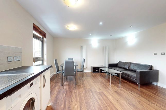 Flat to rent in Green Lane, Ilford