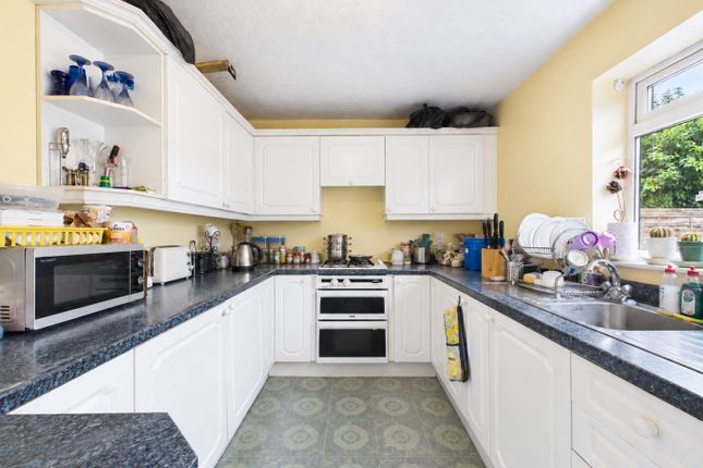 82 Blundell Road, Hightown, Merseyside photo 4