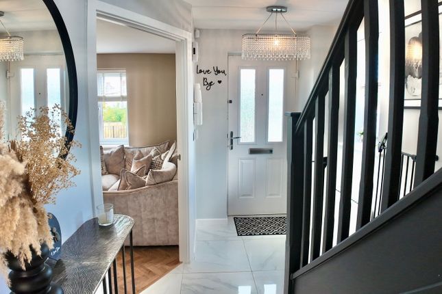 8, Cae'r Delyn, Blackwood photo 2