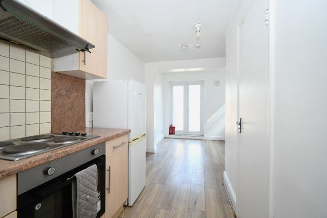 Thumbnail Flat to rent in Nutfield Road, London