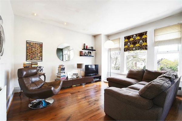 Flat for sale in Muswell Avenue, Muswell Hill
