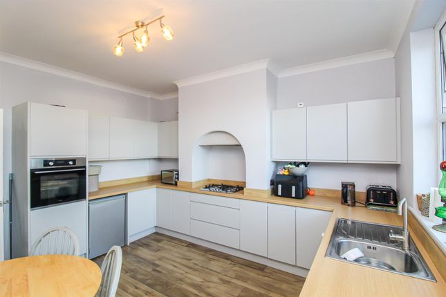 444, Denby Dale Road East, Wakefield photo 2