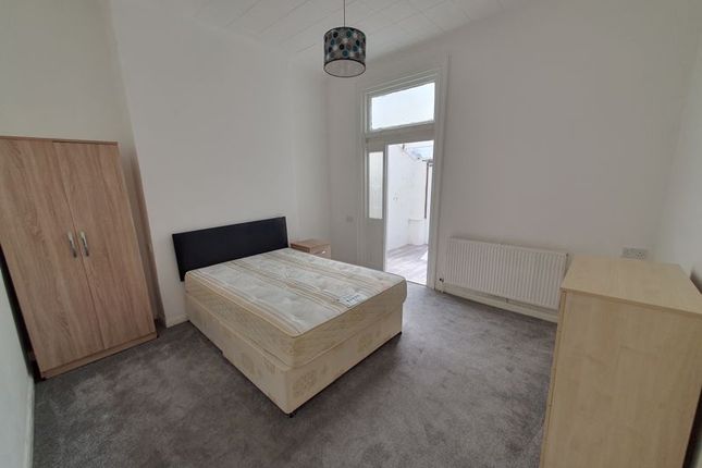 Thumbnail Room to rent in Longley Road, London