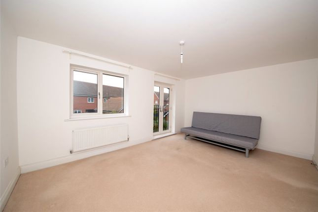 Terraced house for sale in Fullbrook Avenue, Spencers Wood, Reading