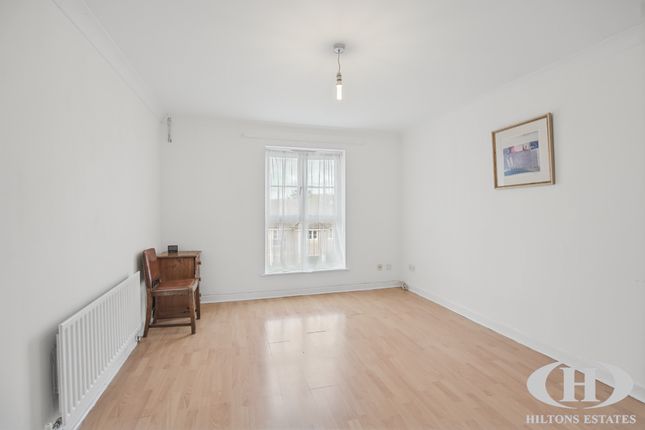 44, Lowden Road, Southall photo 3