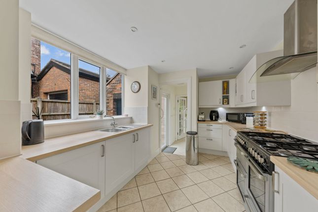 9 Broomfields Road, Warrington photo 4