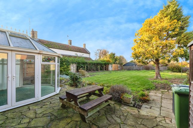 18, Hovells Lane, Thetford photo 2