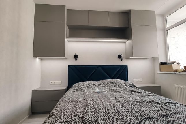 Bedroom-Beige-Gray-Interior-Design-In-Neutral-Styl