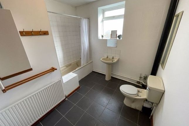 Room 5,, 29 Freemantle Road, Gosport photo 4