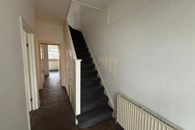 Ashurst Drive, ILFORD photo 2