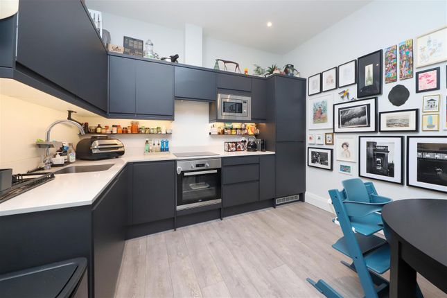 Flat for sale in Belmont Road, Uxbridge