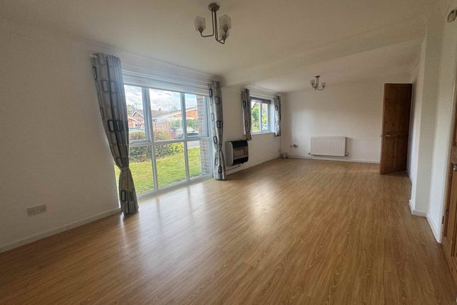 10, Thompson Avenue, Culcheth, Warrington, Cheshire photo 2