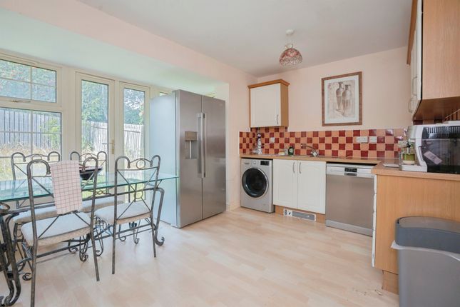7, Park Crescent, Rotherham photo 2