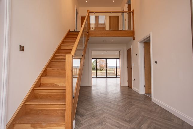 5 Falkland Court,, Watts Quarry Lane, Somerset photo 4