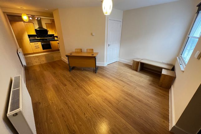 Flat to rent in Whitmore Street, City Centre, Wolverhampton WV1