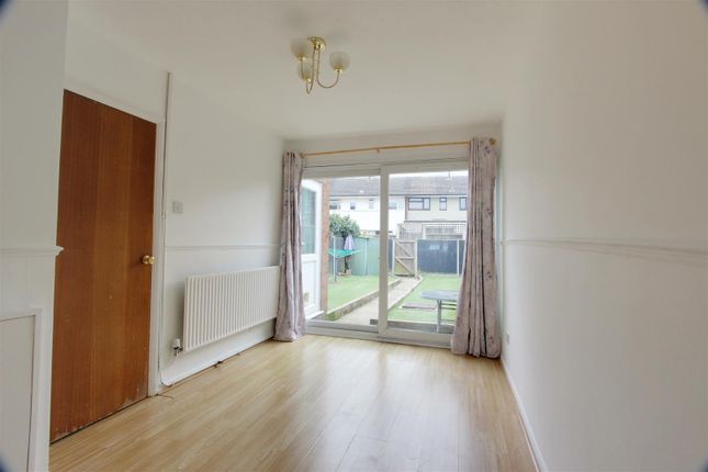 42, Longbridge Close, Tring photo 4