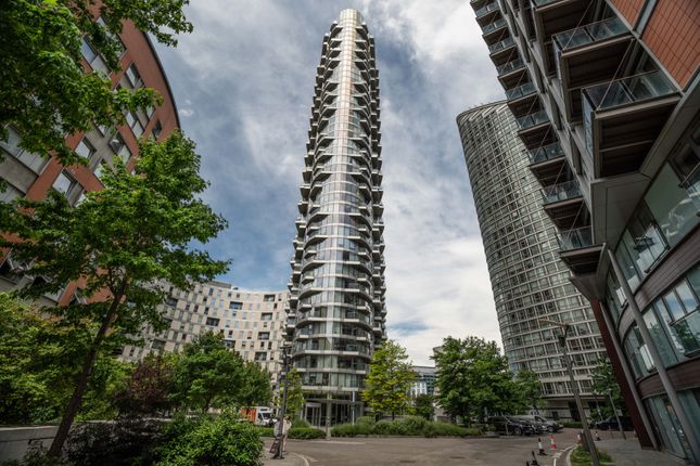 Thumbnail Flat to rent in 3006 Charrington Tower, Biscayne Avenue, Canary Wharf