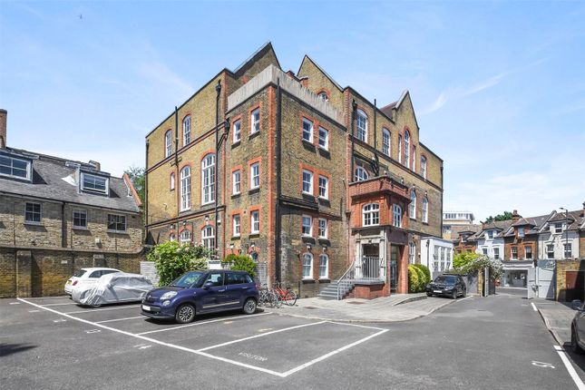 Flat for sale in Fleetwood Apartments, 2 Northwold Road