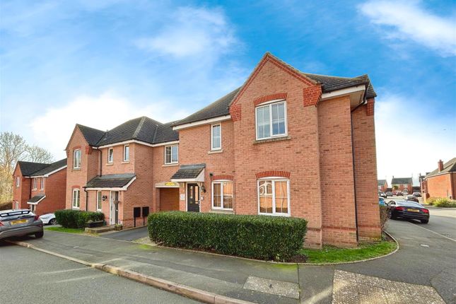 Flat for sale in Manders Croft, Southam