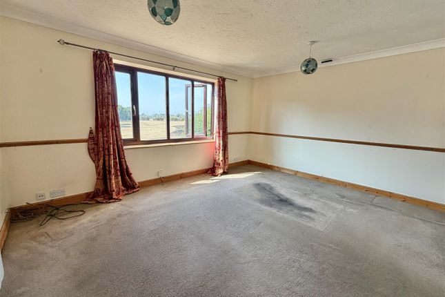 Flat 44, Parklands Court, Saxmundham Way, Clacton-On-Sea photo 2
