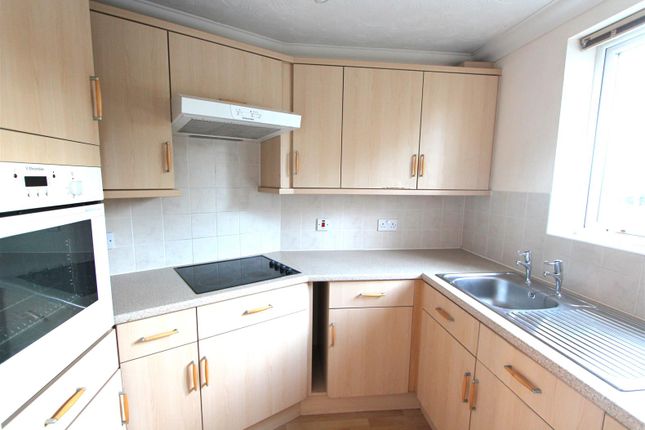Flat 4 Hampton Lodge, 15, Cavendish Road, Sutton photo 3