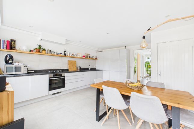 Kitchen- Mark Stephens Ewemove Newmarket And Soham