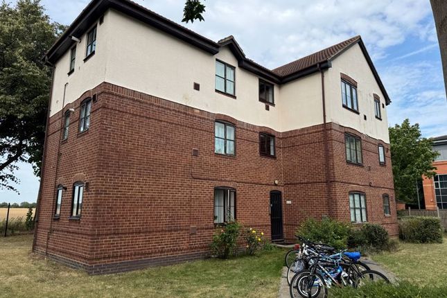 Studio flat on 20, Caroline Place, Hayes, £159,950