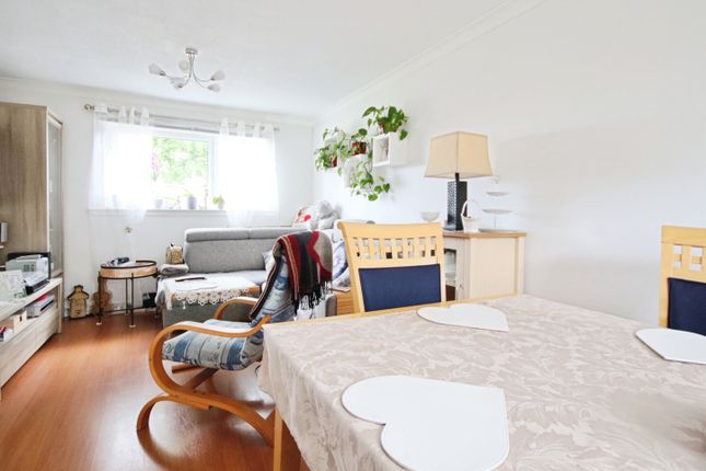 43, Mossend Place, Moray photo 5