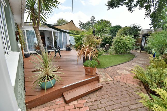 2, Longacre Drive, Ferndown photo 3