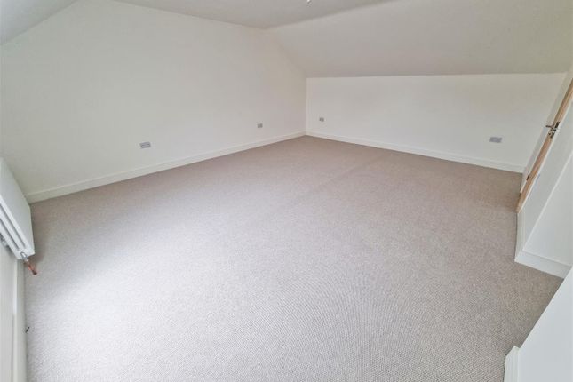 Bedroom 1.Jpg